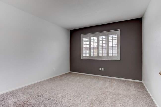 Building Photo - 690 Ambling Gait Ave