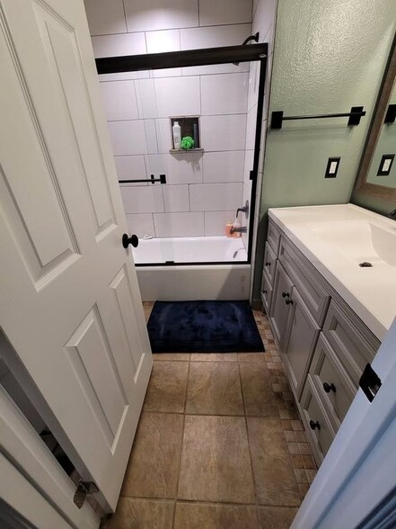 Building Photo - 685 Las Tablas Rd