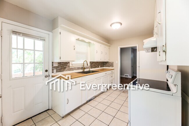 Building Photo - coming soon