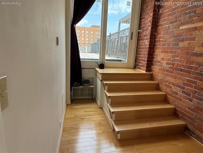 Building Photo - 4120 Cass Ave