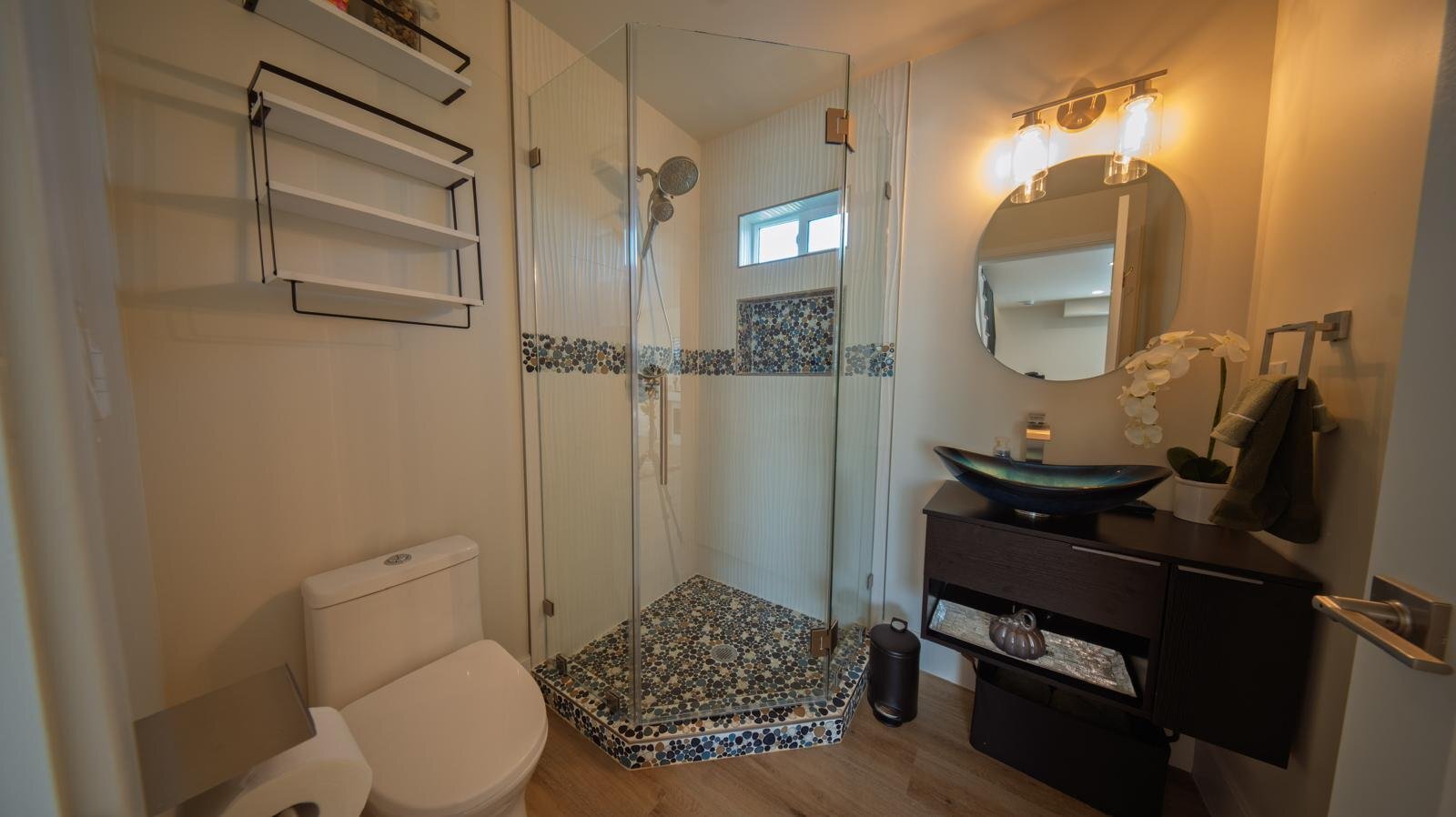 Building Photo - 1541 W 65th St