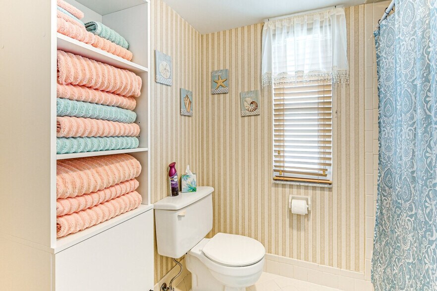 Building Photo - 432 Teryl Rd