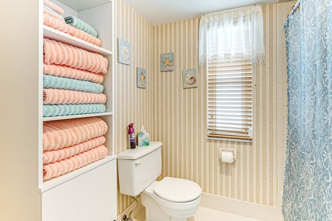 Building Photo - 432 Teryl Rd