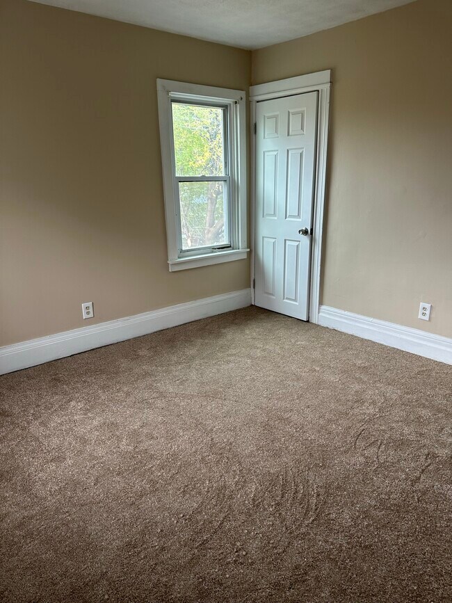 Building Photo - 297 Cedarwood Ter