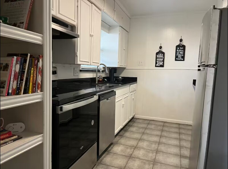 Building Photo - 1710 Elmwood Blvd