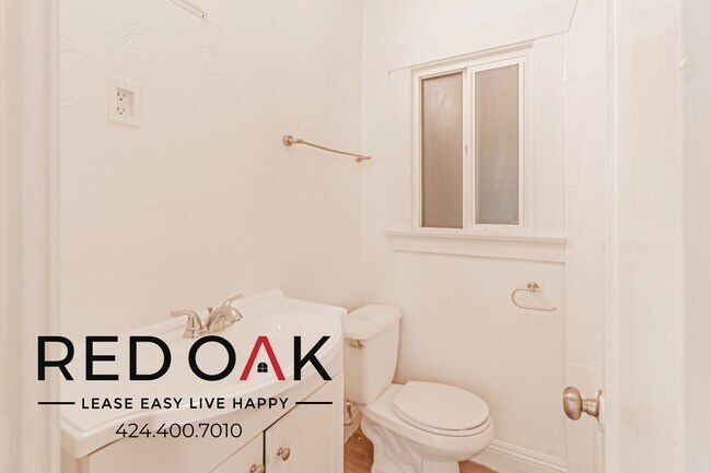 Building Photo - 527 W 15th St