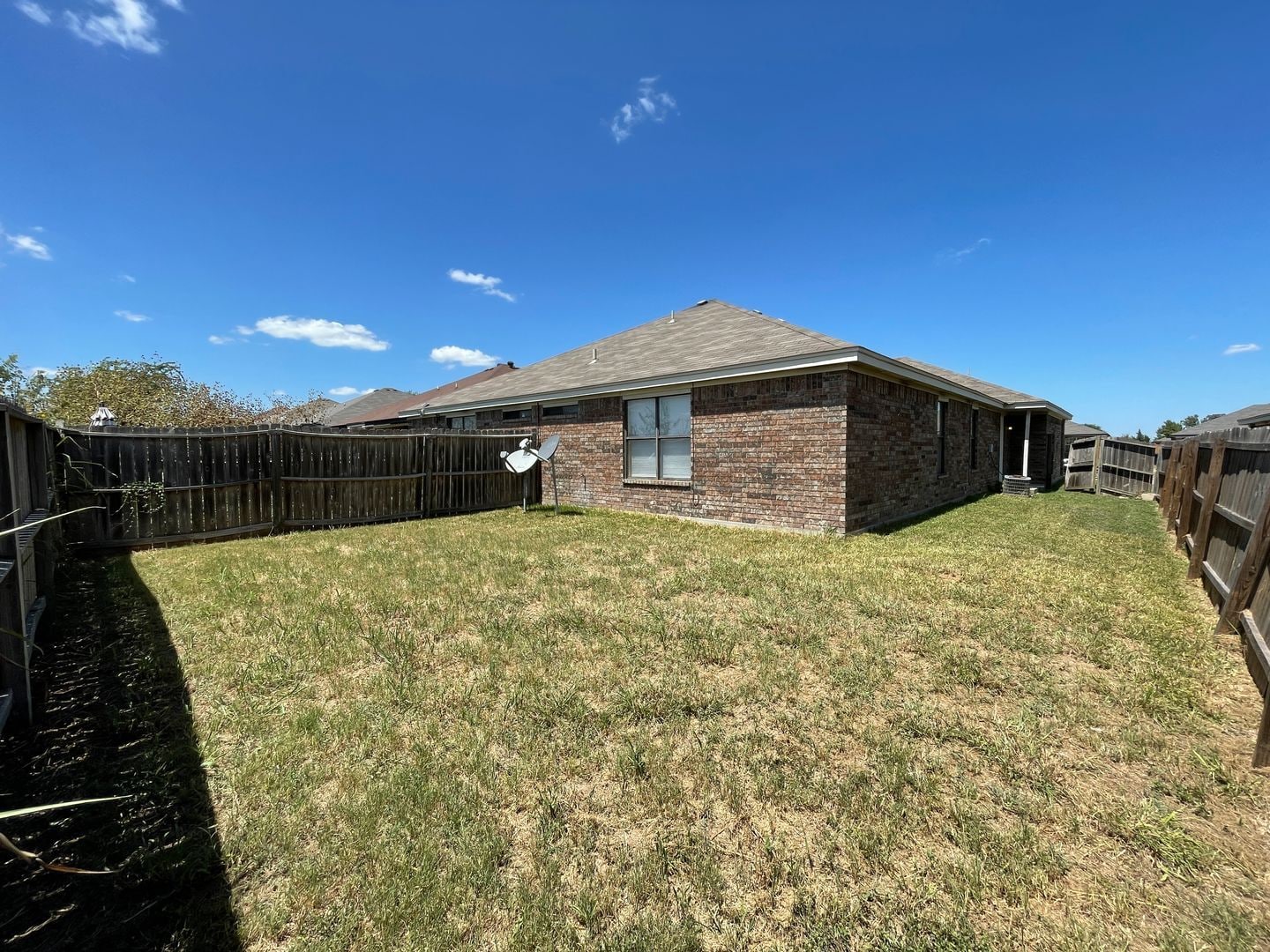 Building Photo - 5000 John David Dr