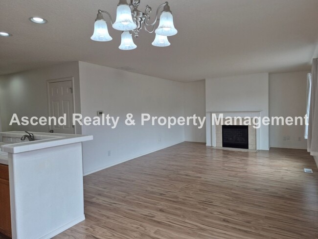 Building Photo - Bethany 3 Bed + Office on Main Fenced Back Yard w/Deck 2 Car Attached Garage Available Now!