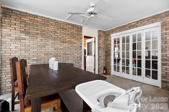 Building Photo - 11 N Marley Dr