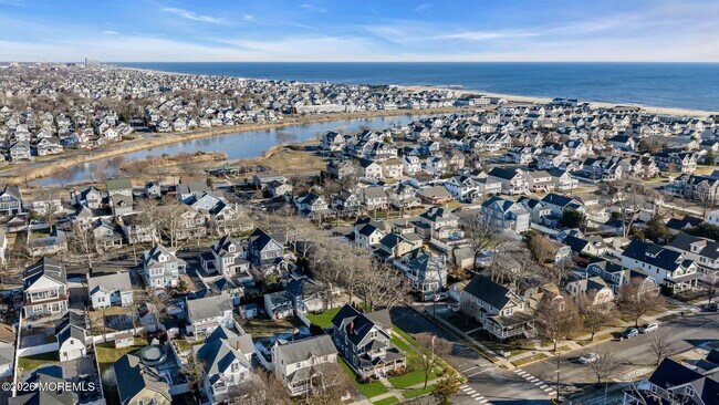 Building Photo - 903 C St