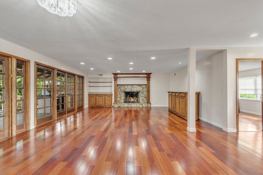 Building Photo - 16553 Hartsook St