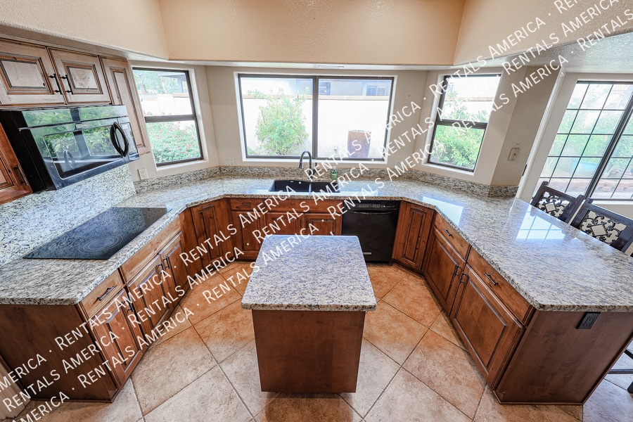 Building Photo - 8444 N 85th St