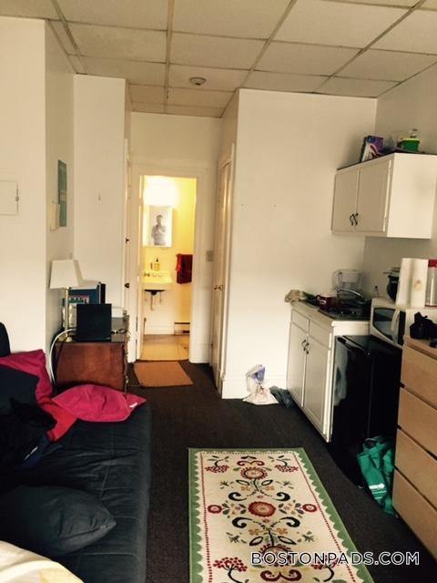 Building Photo - 854 Beacon St