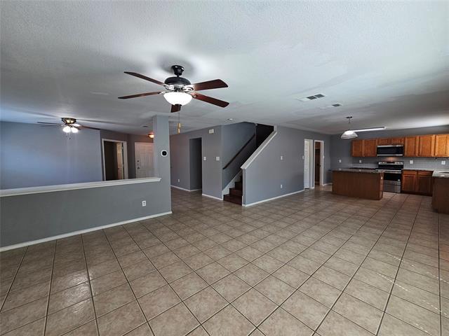 Building Photo - 2408 Finch Dr