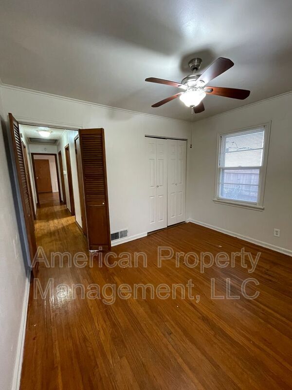 Building Photo - 2505 S Quebec Ave