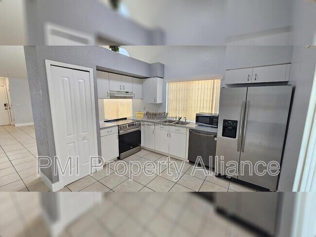 Building Photo - 2517 Davenport Cir