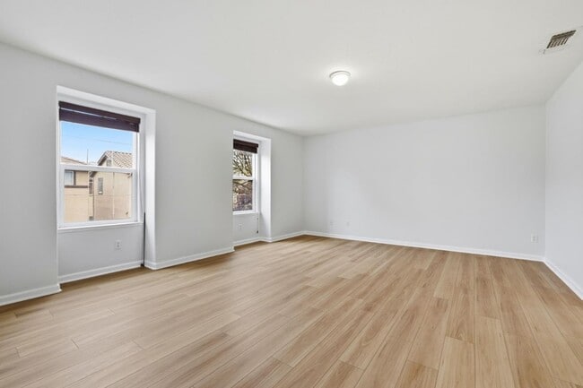 Building Photo - 11 Stony Hill Pl