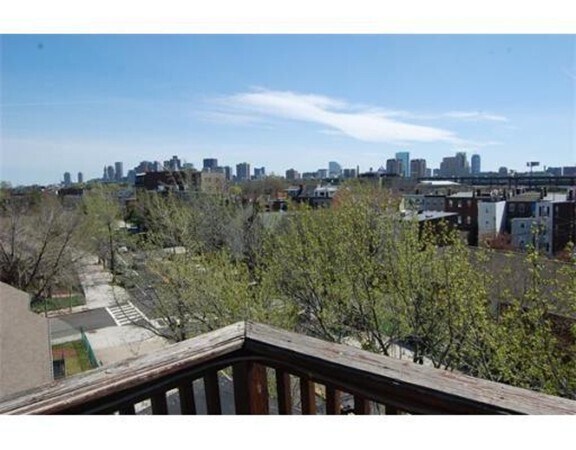 Building Photo - 397 Main St