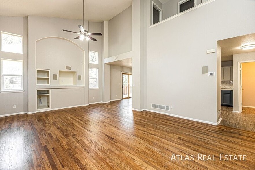 Building Photo - 5045 Sweetgrass Ln