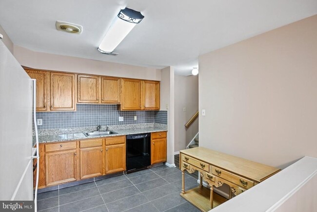 Building Photo - 842 Dewees Pl