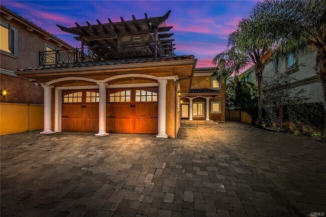 Building Photo - 15014 Valleyheart Dr