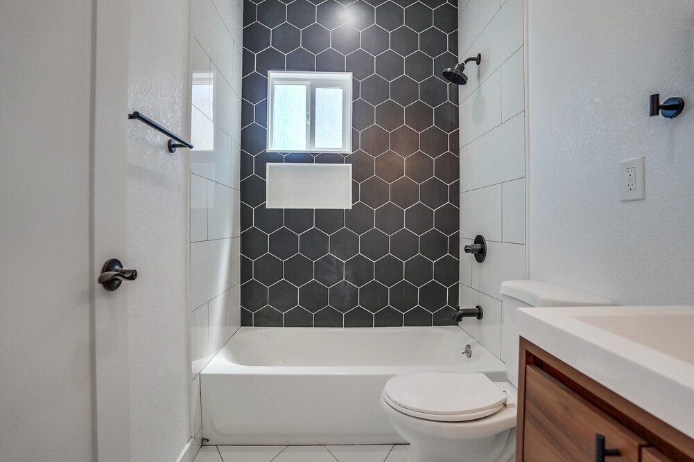 Building Photo - 2708 Cincinnati St