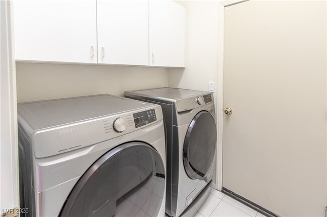 Building Photo - 6313 W Crestfield Ave