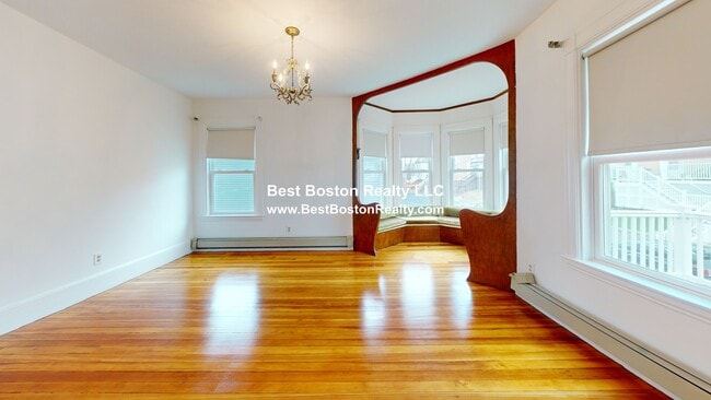 Building Photo - 66 Sagamore Ave