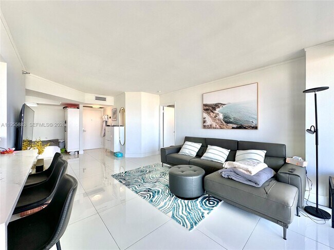 Building Photo - 3640 Yacht Club Dr