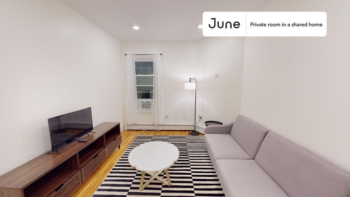 Building Photo - Room in Shared 3 bed/1 bath home