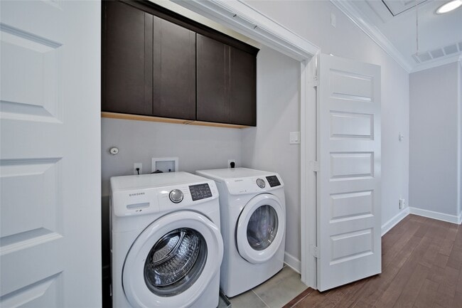 Building Photo - 5703 Kansas St