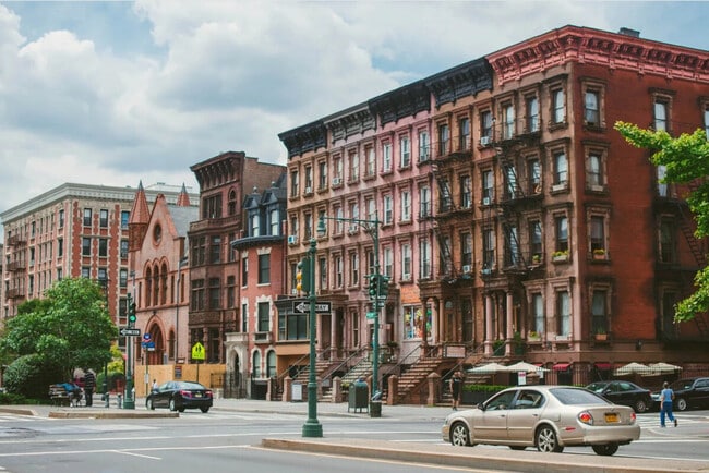 Building Photo - 245 W 113th St