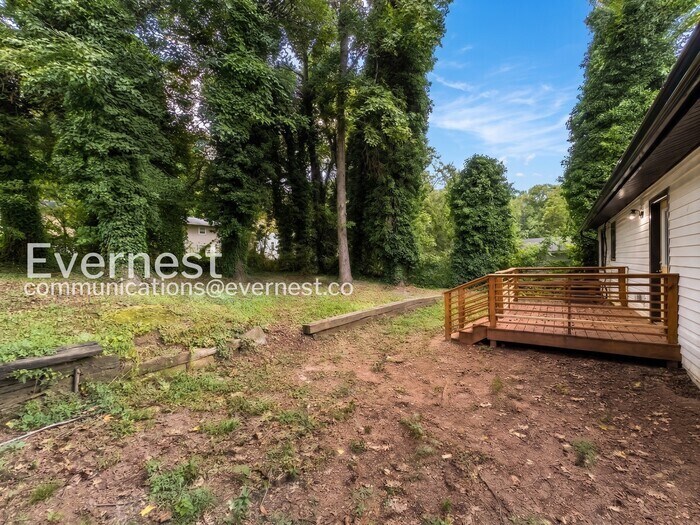 Building Photo - 3119 Lone Oak Ave SW