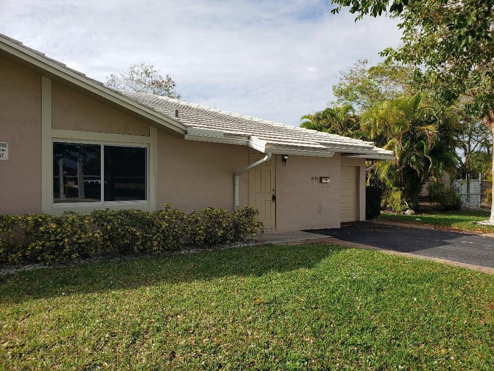 Building Photo - 4392 Riverside Dr