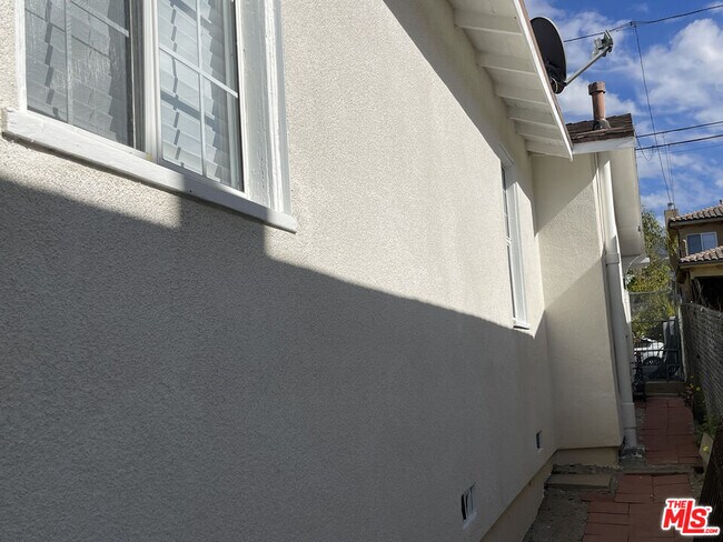 Building Photo - 10631 Tinker Ave