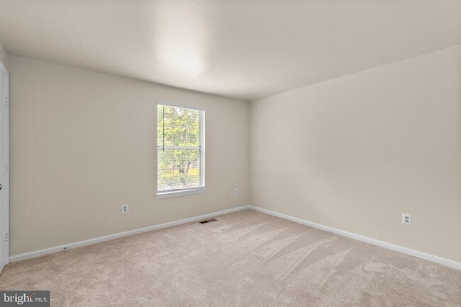 Building Photo - 13 Dinsdale Ct