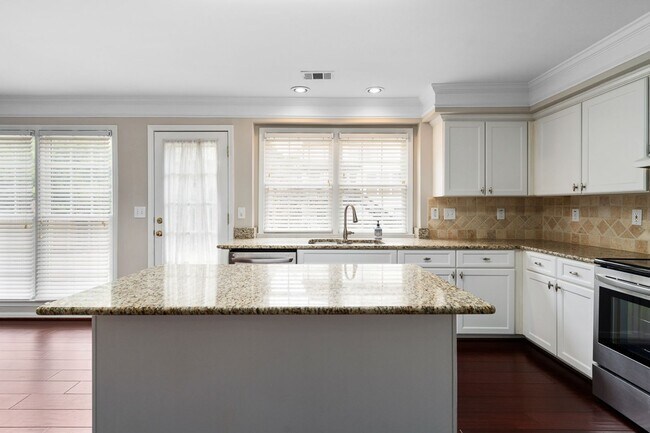 Building Photo - Spacious 4-Bedroom Two-Story Home in Dunwo...