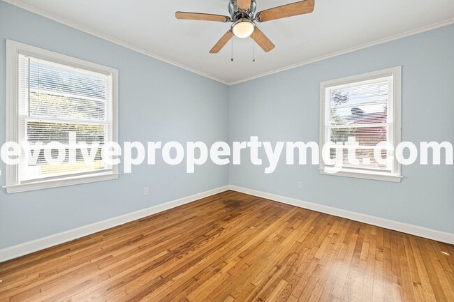 Building Photo - SPACIOUS CHARMING HOME!