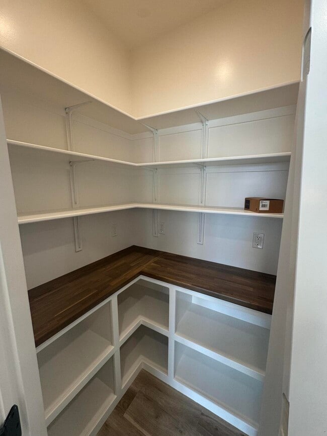 Building Photo - 5316 Buttercup Dr