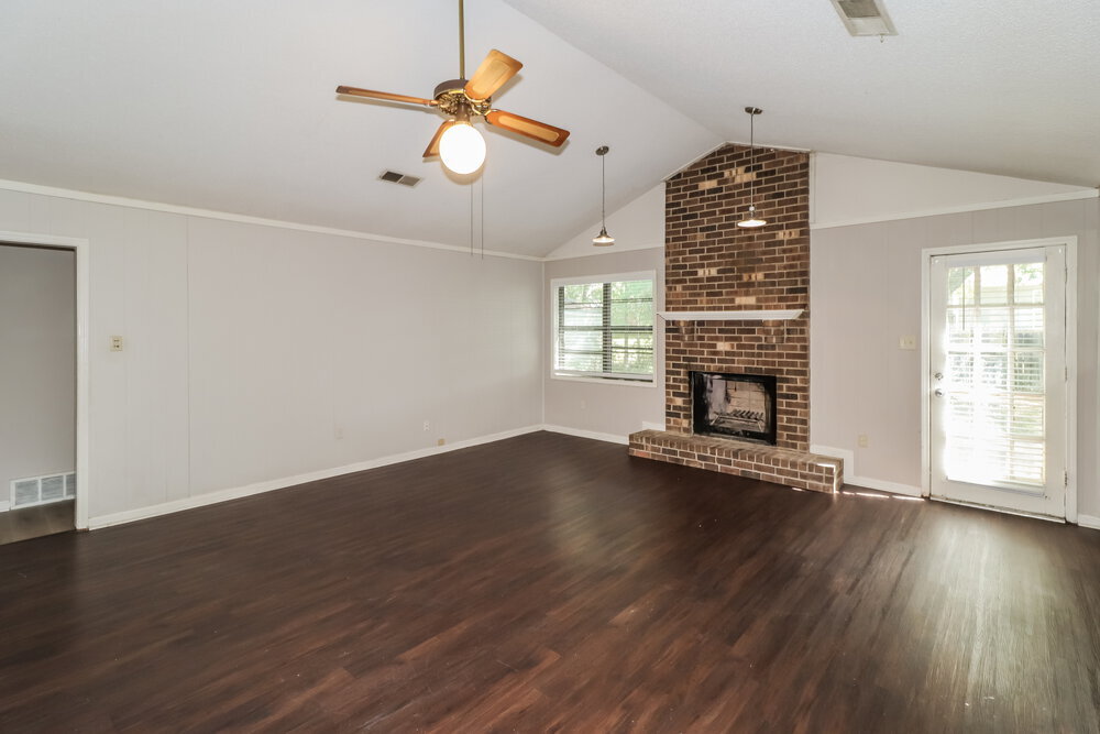 Building Photo - 7261 Hollorn Ln