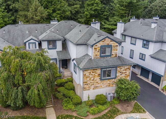 Building Photo - 70 Overlook Dr