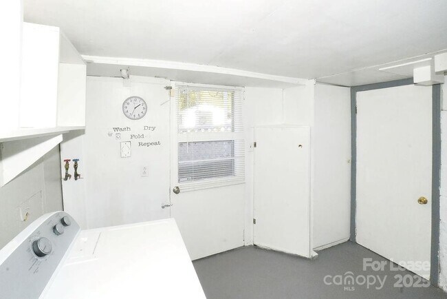 Building Photo - 1632 Kimberly Dr