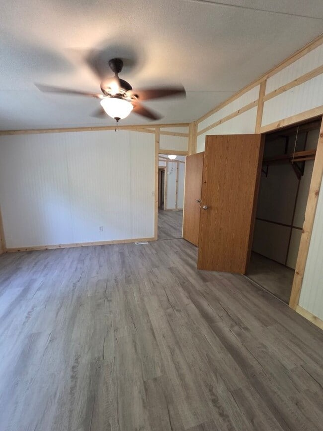 Building Photo - $1,800 - 3 Bedroom 3 Bathroom Unfurnished Home in Tatham Mountain Park