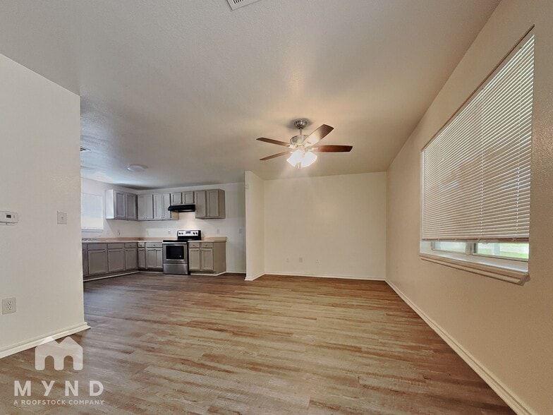 Building Photo - 949 Guam St