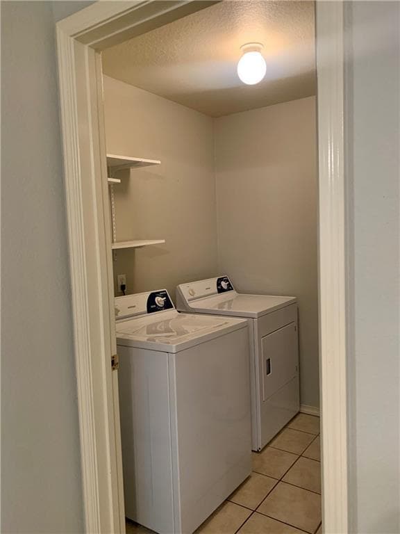 Building Photo - 944 N Storer Ave