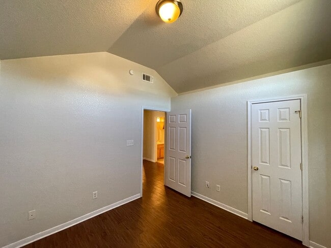Building Photo - 4-Bedroom House for Rent in Killeen