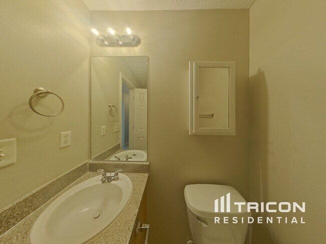 Building Photo - 6090 Flagstaf Walk