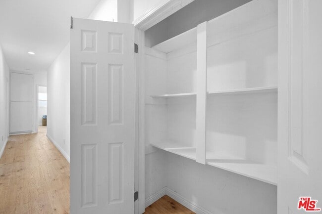 Building Photo - 2400 W 74th St