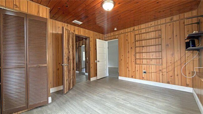 Building Photo - 126 Palm Dr