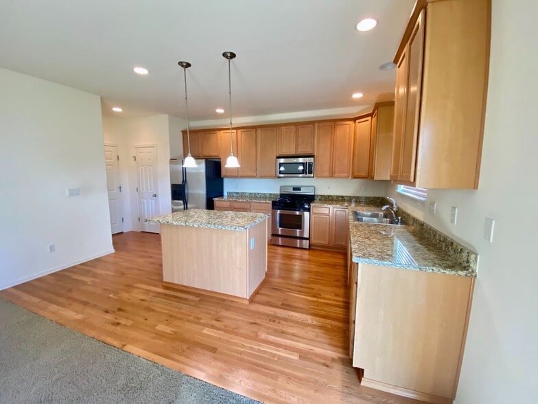 Building Photo - Next to Marysville Getchell High School